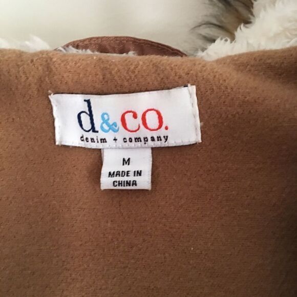 d & co jacket with faux fur hood | Size Medium - Picture 7 of 11